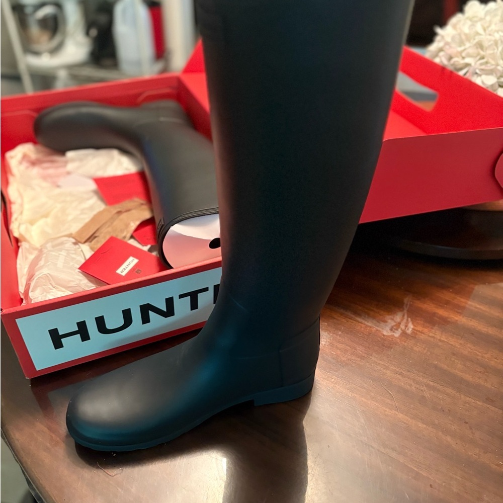 Hunter Classic Black Boots - Picture 3 of 10